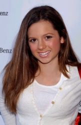 Photos de Mackenzie Rosman - Mercedez Benz Fall LA Fashion Week - 6